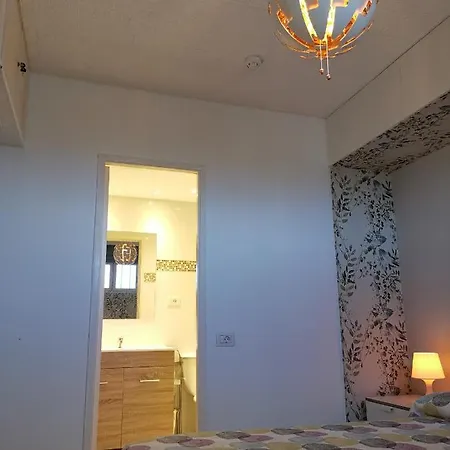Modern Apartment *